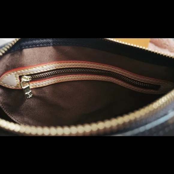 Louis Vuitton Monogram Brown Handbag - Picture 6 of 9